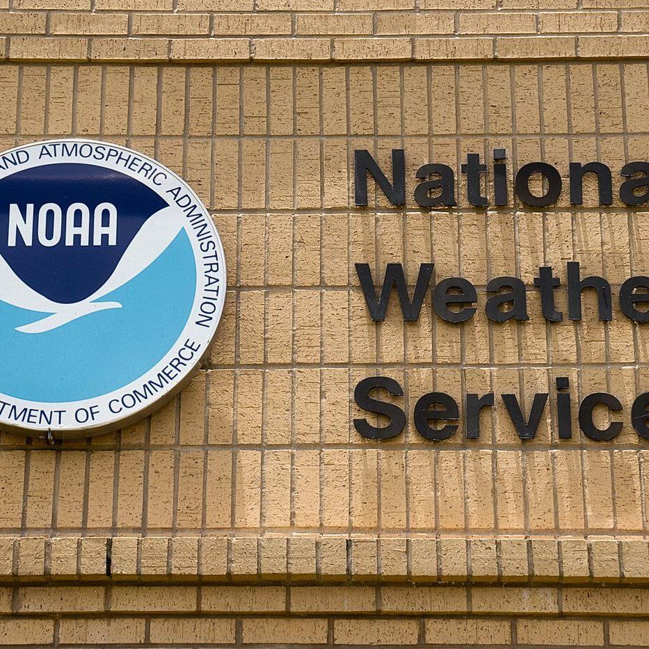 After deep DOGE cuts, ɫtv Weather Service gets OK to fill up to 450 jobs
